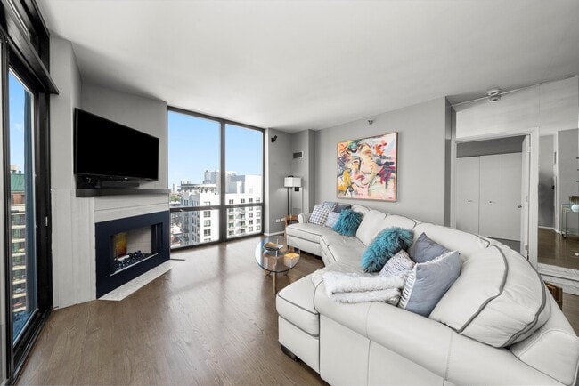 Photo - 435 W Erie St Unit 1708