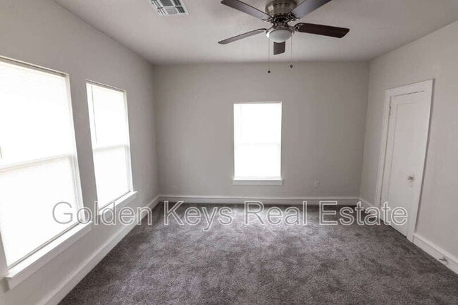 Photo - 1525 Proctor Ave