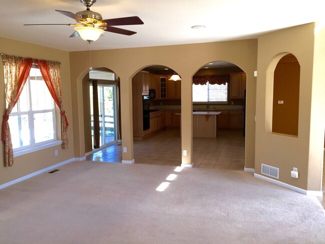 Photo - Stunning 4 Bedroom Home In Cross Creek area of Aurora