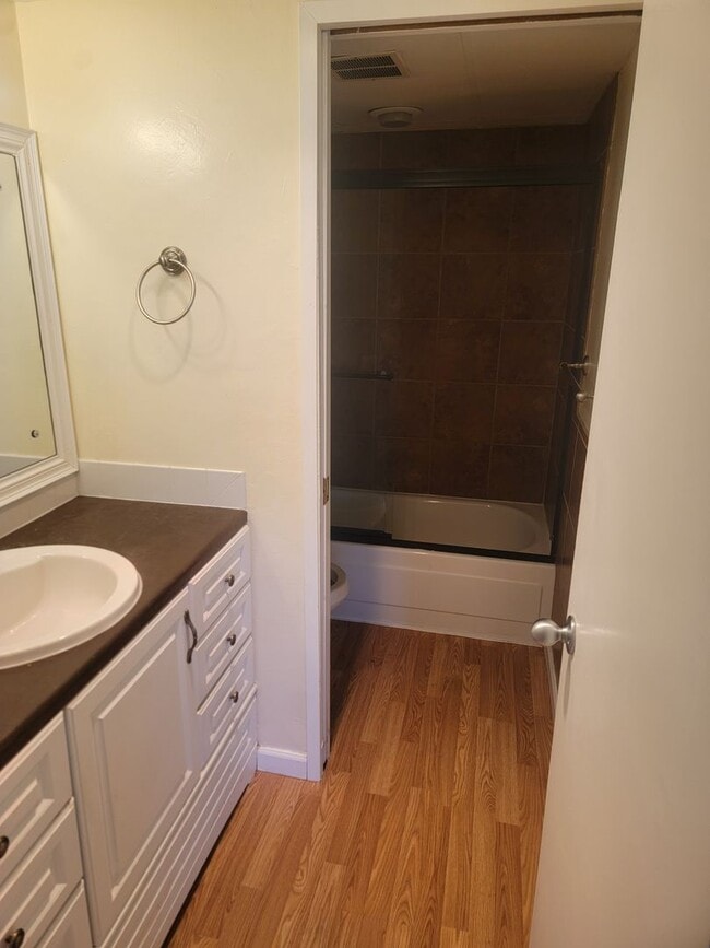 Photo - 1 Bedroom Condo In Secure Access Building ...