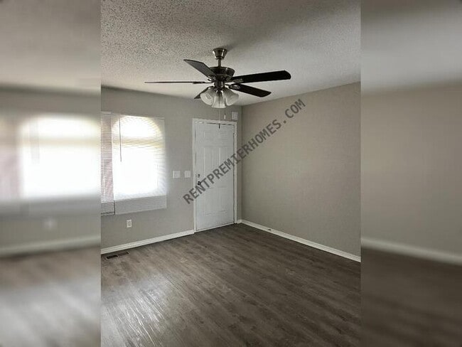 Photo - 220 Bainbridge Ave