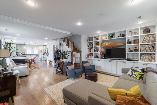 Photo - 904 Webster St NW