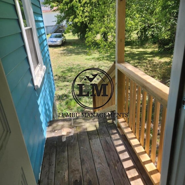 Photo - 863 Stokes St