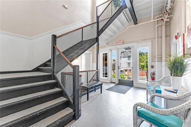 Photo - 426 Spring St