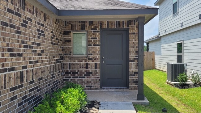 Photo - 526 Dalloway St