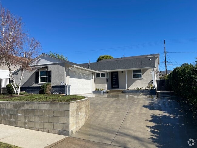Building Photo - 2926 N Brighton St Rental