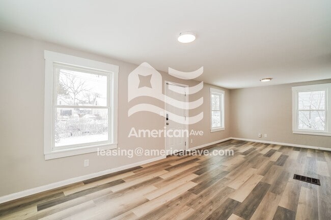 Photo - 2459 Lexington Ave