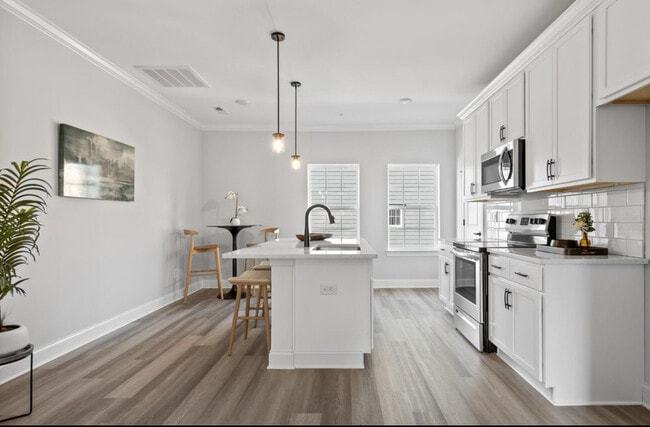 Photo - 126 E 19th St