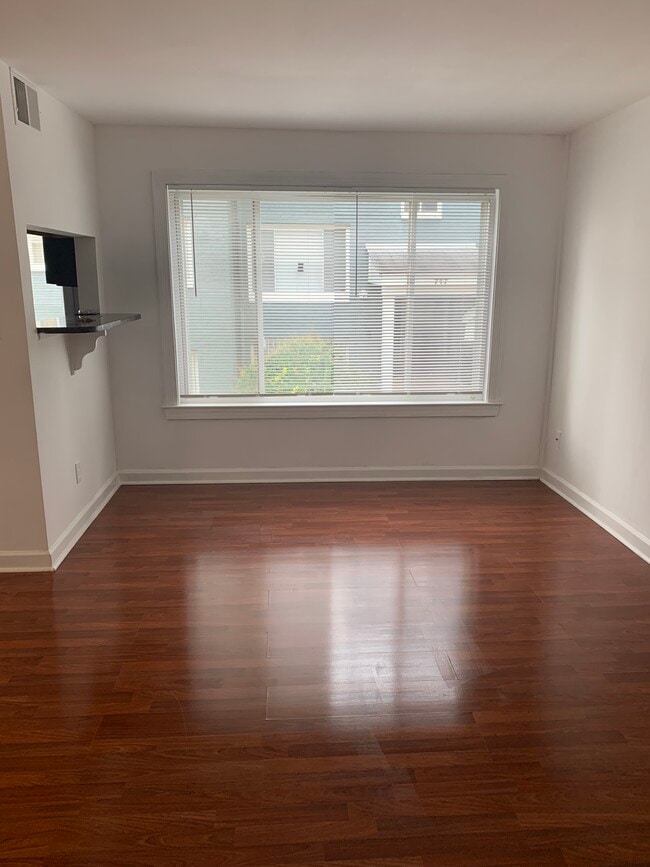 Building Photo - 721 Brandywine Street Southeast Unit Apt #104