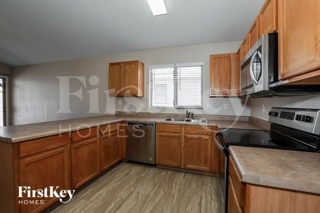 Photo - 930 E Nardini St