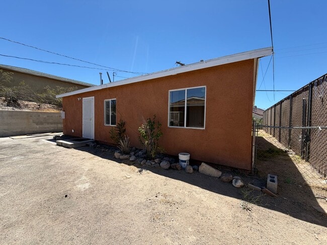 Building Photo - P156 Unit # C