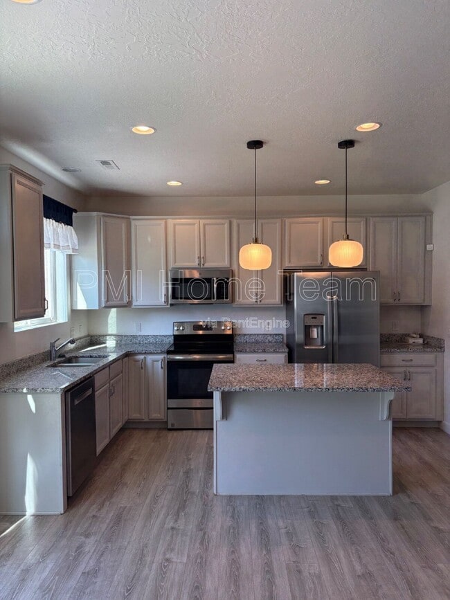 Photo - 1546 W Parkview Dr