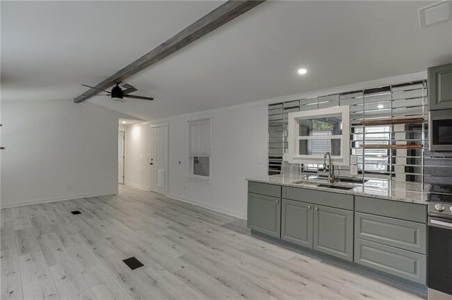 Photo - 3685 Fir Dr