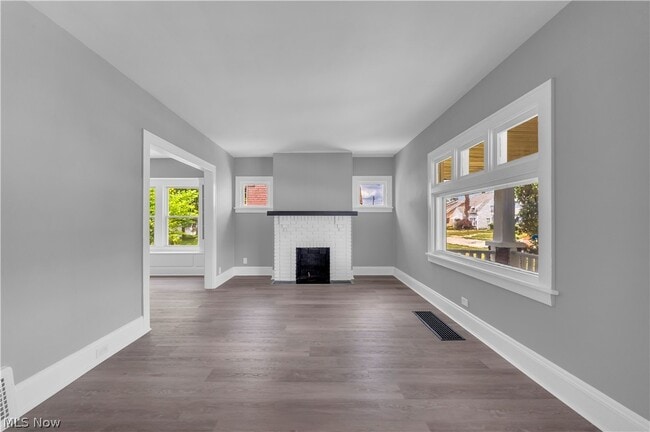 Photo - 13722 Saybrook Ave