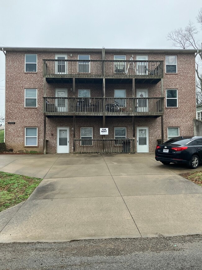 Building Photo - 1005 N Middle St Unit A