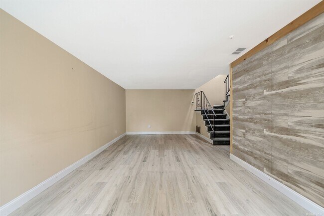 Photo - 339 Birchwood Rd