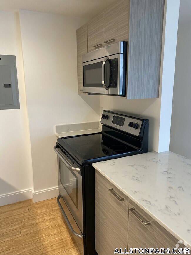 Building Photo - 40 Malvern St Rental