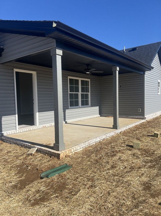 Photo - BEAUTIFUL 3 BEDROOM 2 BATHROOM HOME IN SCE...