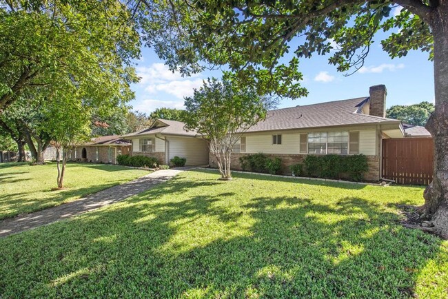 Building Photo - Charming 3-Bedroom Home with Garden Oasis