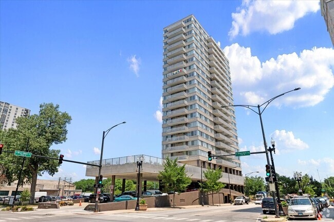 Building Photo - 5601 N Sheridan Rd Unit 20D Rental