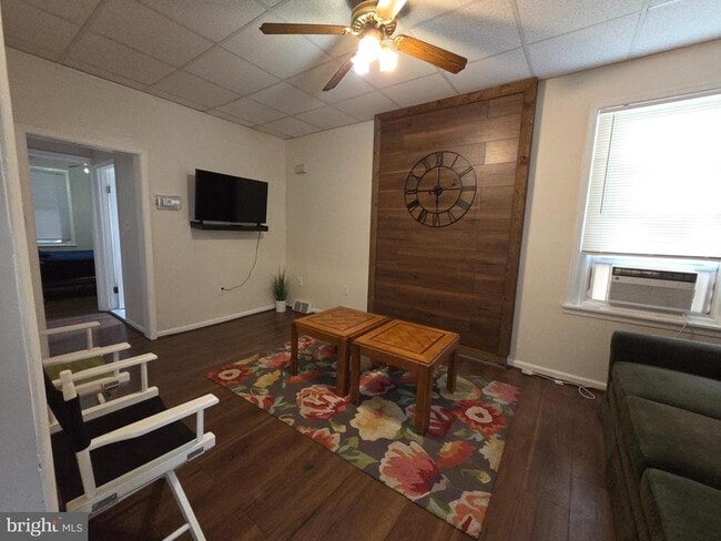 Photo - 306 W 23rd St