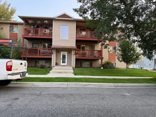 Building Photo - 3409 Fallon St Rental