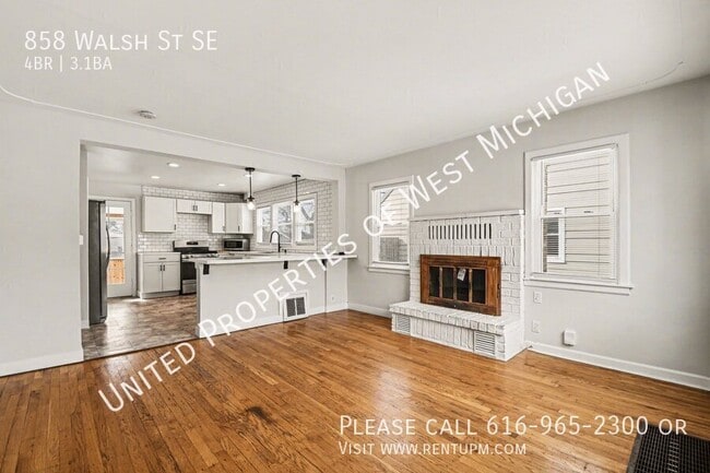 Photo - 858 Walsh St SE