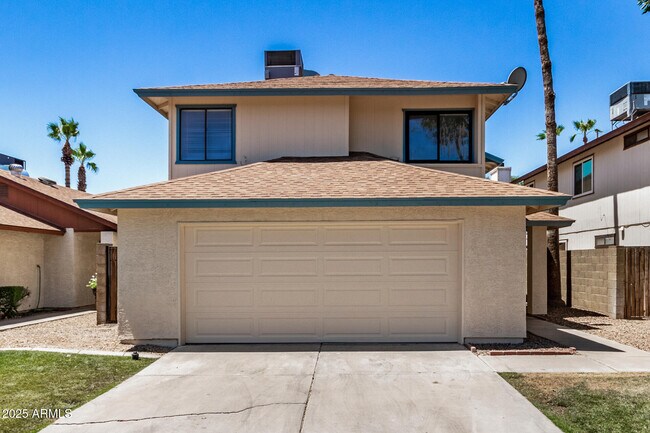 Building Photo - 10023 W Sells Dr Rental