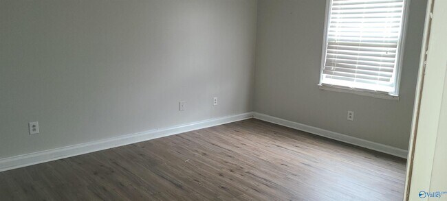 Photo - 6214 Robinhood Ln NW Unidad B