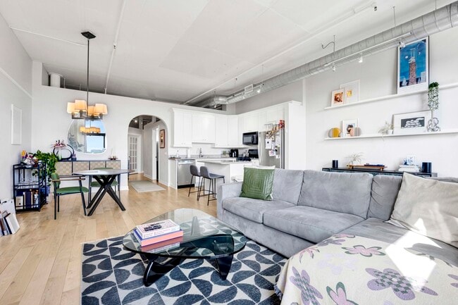 Photo - 1301 W Madison St Unit 618