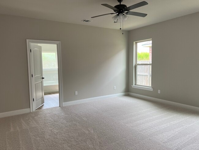 Photo - 220 Tall Oaks Ln
