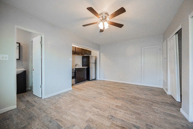 Photo - 1505 E Harvard St