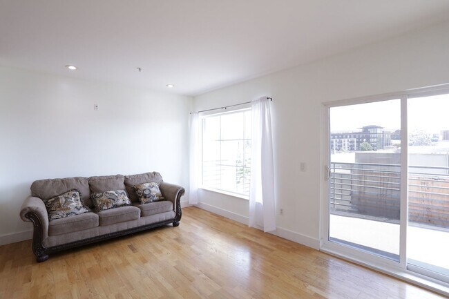 Photo - 371 30th St Unit 201