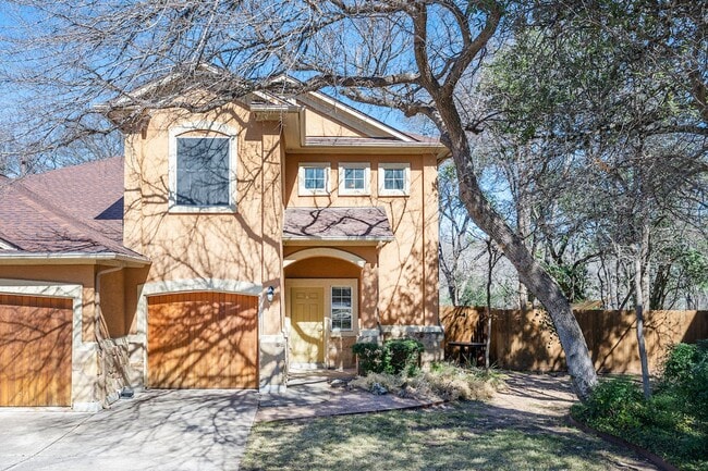 Building Photo - Welcome to 1908 Jentsch!