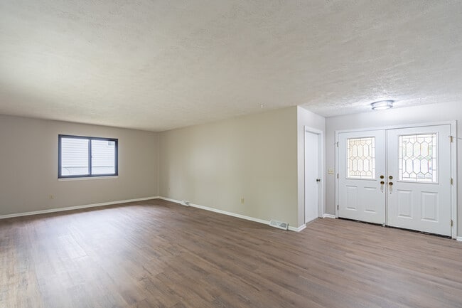 Photo - 13103 Lillian St