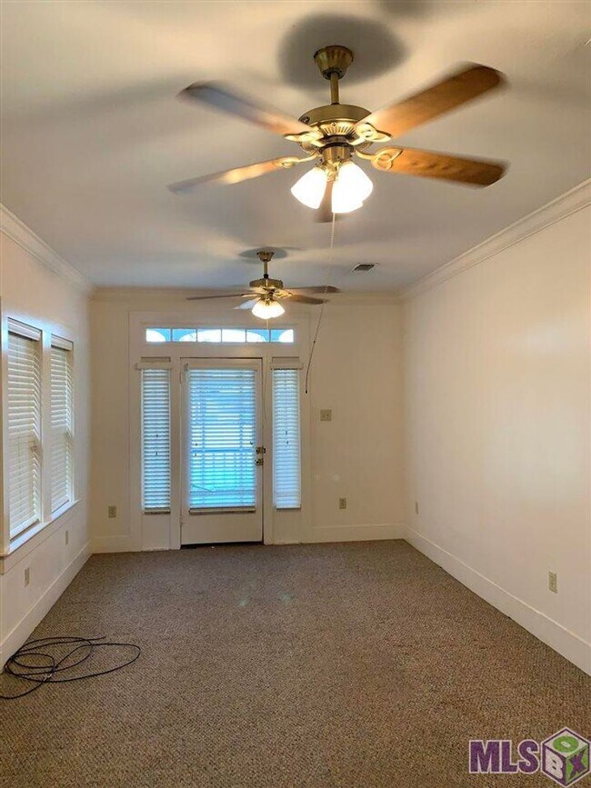 Photo - Comfort, Convenience, and Charm—All in One... Casa