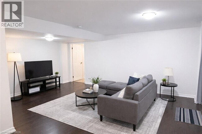 Photo - 95 Baffin Cres