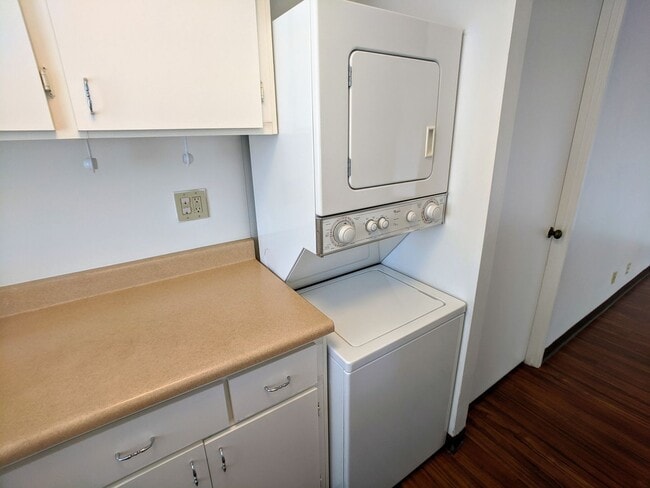 Photo - Golf Course, DH View 2 BR / 2 Bath w/2 Assigned Parking @ Fairway House Unidad 7H