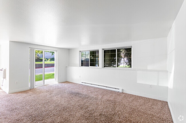 3BR, 2BA - 1,194 SF