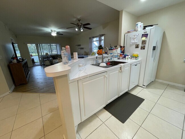 Photo - ANNUAL RENTAL - 3 BED 2 BATH WITH GARAGE A... Unit 30