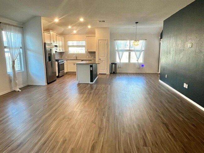 Photo - 5416 Bellissima Way