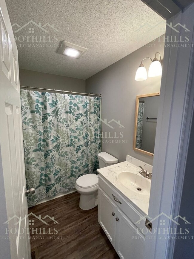 Photo - 2-Bedroom Home with Fenced Backyard and Ap...