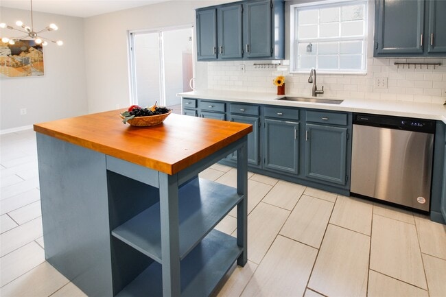 Photo - 8868 Kempwood Dr