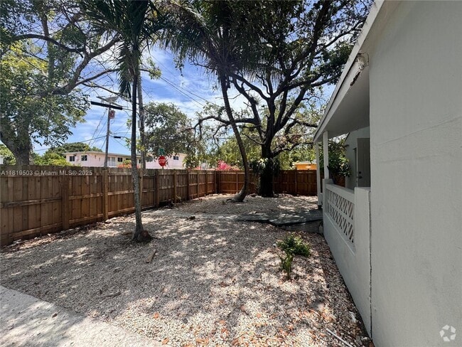 Building Photo - 146 NW 56th St Rental