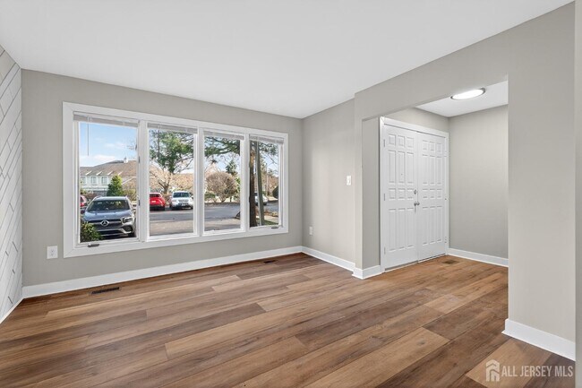 Photo - 172 Nathan Dr