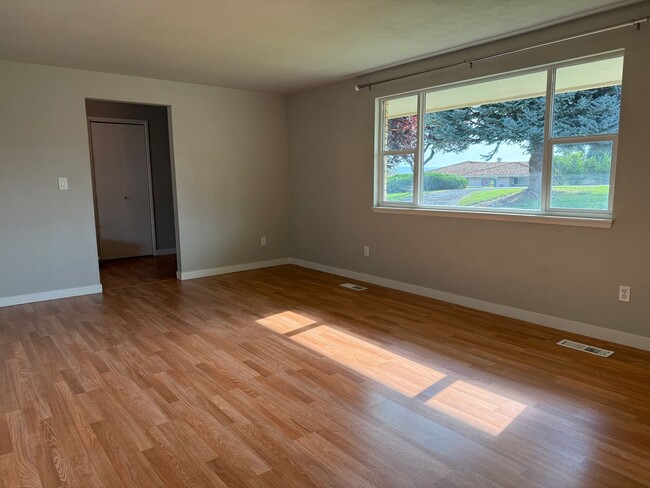 Photo - Spacious 3 Bedroom Home with Large Yard & 2-Car Garage