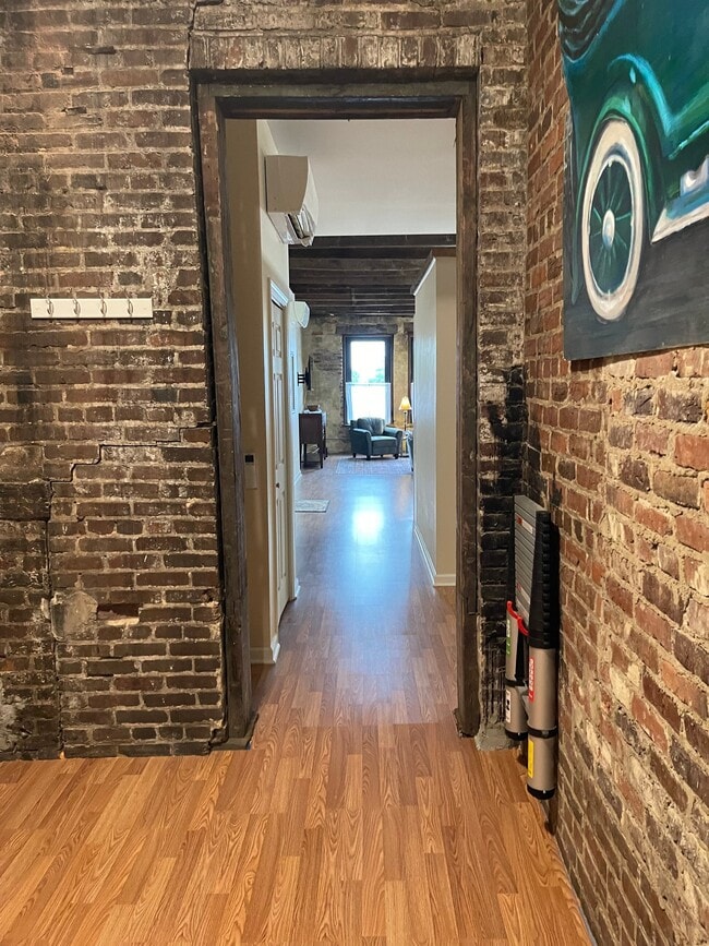 Photo - 124 W Wade St Unit B