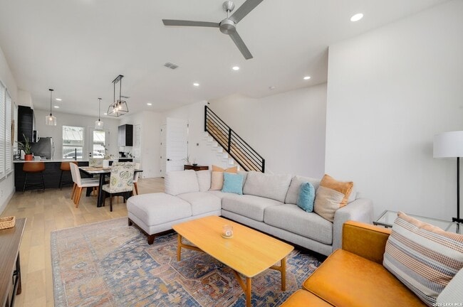 Photo - 715 Eleanor Ave