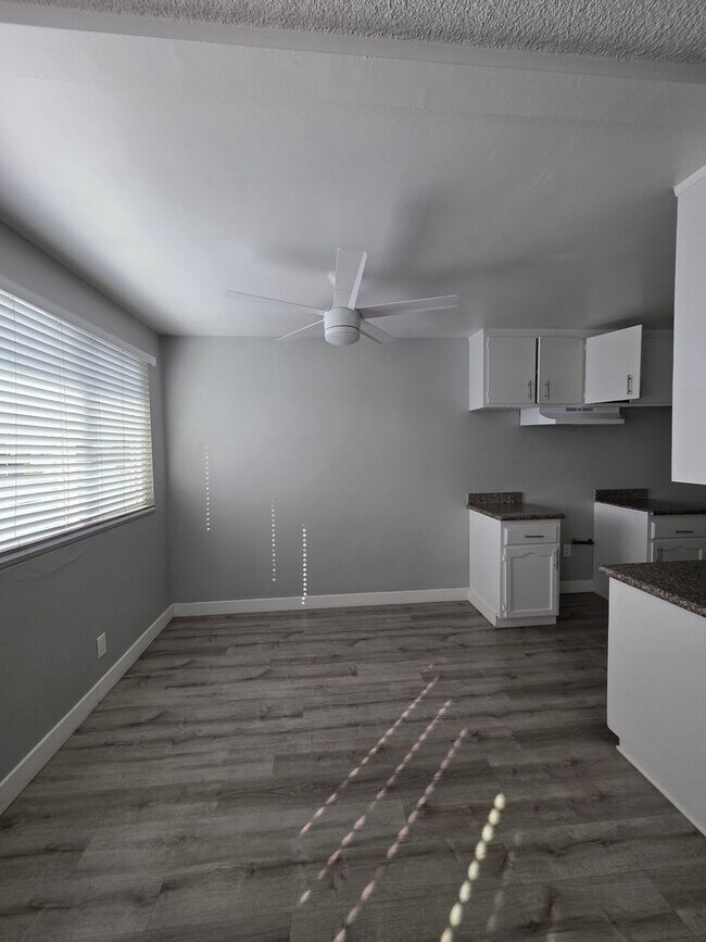 Photo - 721 Venice Way