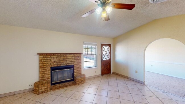 Photo - 3-Bed / 2-Bath - Less than 10 minutes from Holloman AFB!